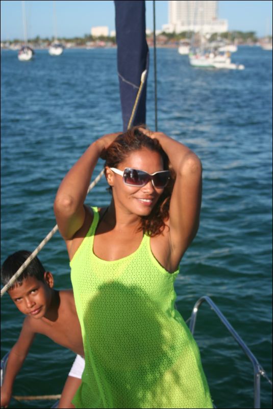 Jentene poserer II